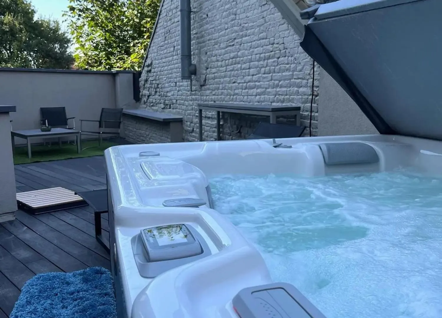 Cosy House In Vilvoorde With Jacuzzi And Spa